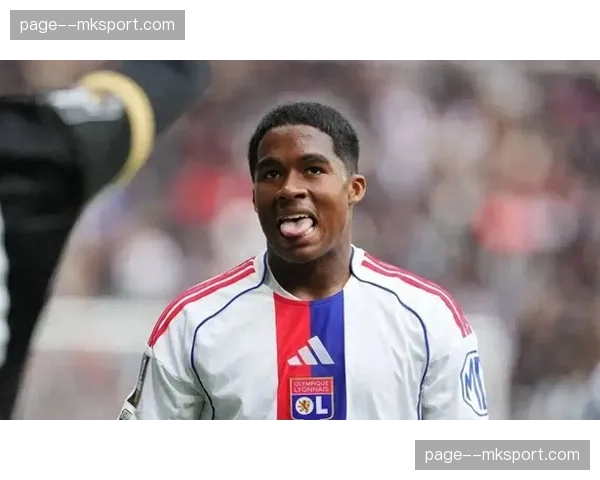 里昂2-0洛里昂，恩德里克助攻亚列姆丘克破门